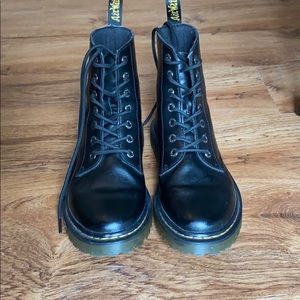 Dr. Martens Luana size US9